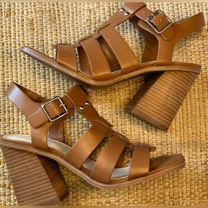 NWOT MARC FISHER s8.5 heels-leather-neutral luggage color-stacked block heel
